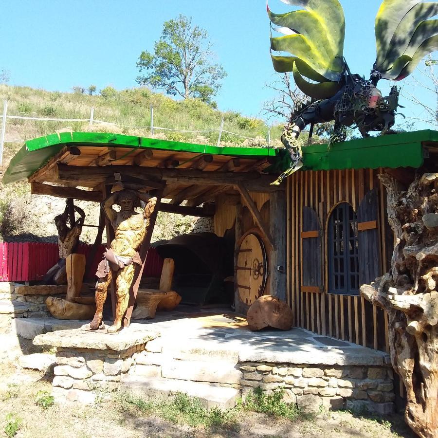 Village.insolite * Montagny-sur-Grosne